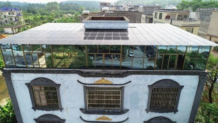 還在裝傳統(tǒng)陽(yáng)光房？太傻了！如今大家都裝這個(gè)，美觀、環(huán)保還能賺錢！