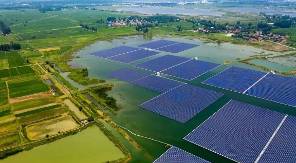 中國(guó)十三省最大光伏電站在這里！欽州康熙嶺的光伏電站能排上號(hào)了嗎？