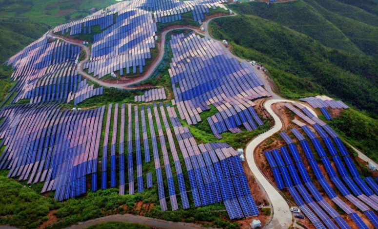 中國(guó)十三省最大光伏電站在這里！欽州康熙嶺的光伏電站能排上號(hào)了嗎？