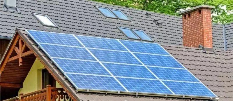 光伏發(fā)電“租房頂、免費裝”新套路，警惕陰陽合同，天上不會掉餡餅！
